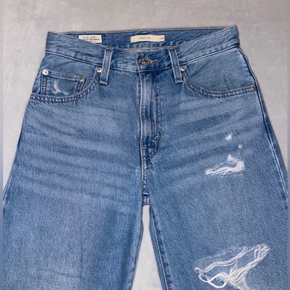 ⁉️Sold‼️Levi’s Baggy Dad 2015 Mid light wash Sz 24 - Picture 3 of 10